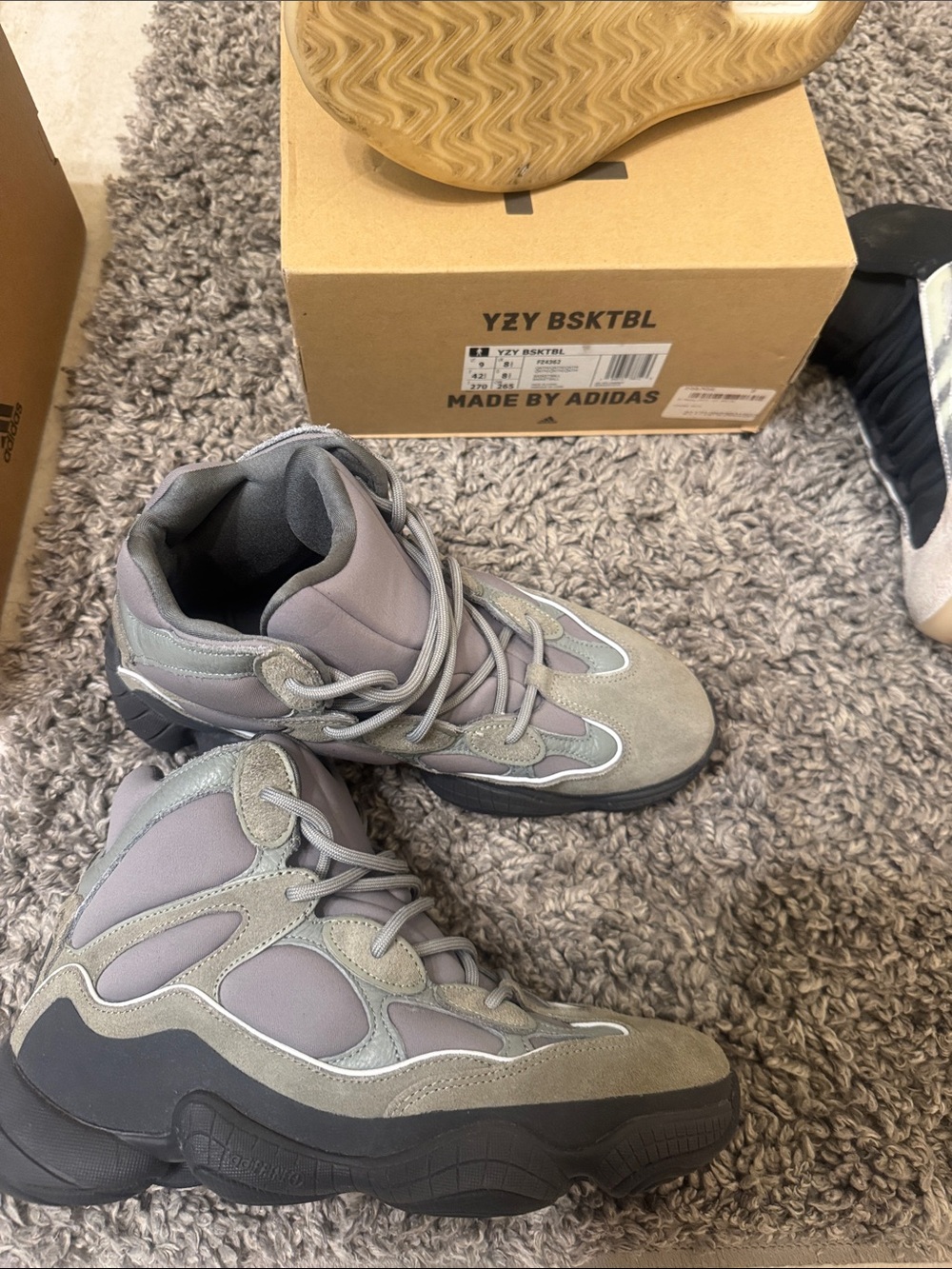 adidas YZY Men’s green High-Top Sneakers